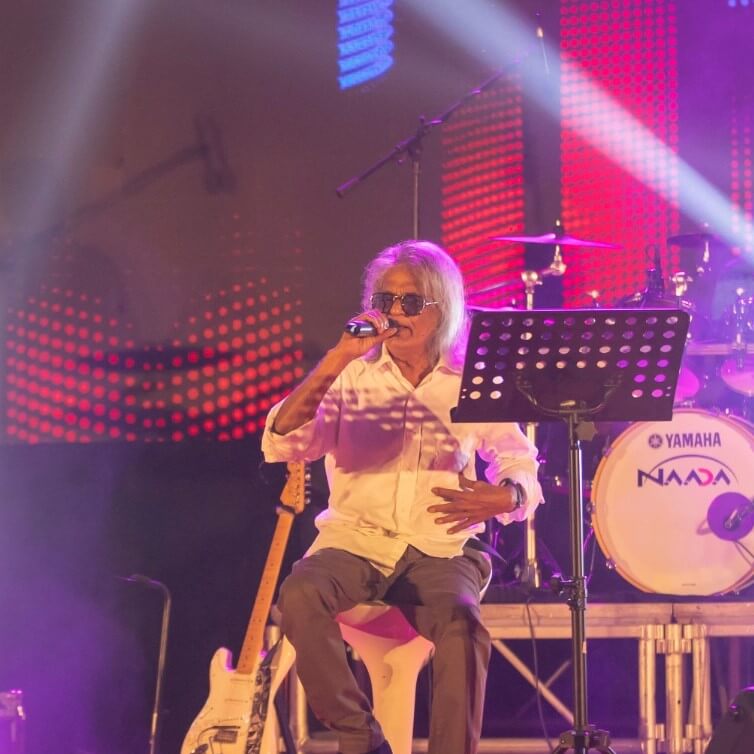 senaka,batagoda,senakabatagoda,senaka batagoda,sereenabatagoda,sereena,Sri Lanka,Folk music,Musician,Singing,Percussion,Rock,Reggae,Pop,Versatility,Vocalist,Guitarist